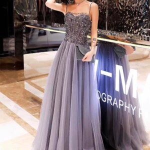 Party/prom dress gown for rent