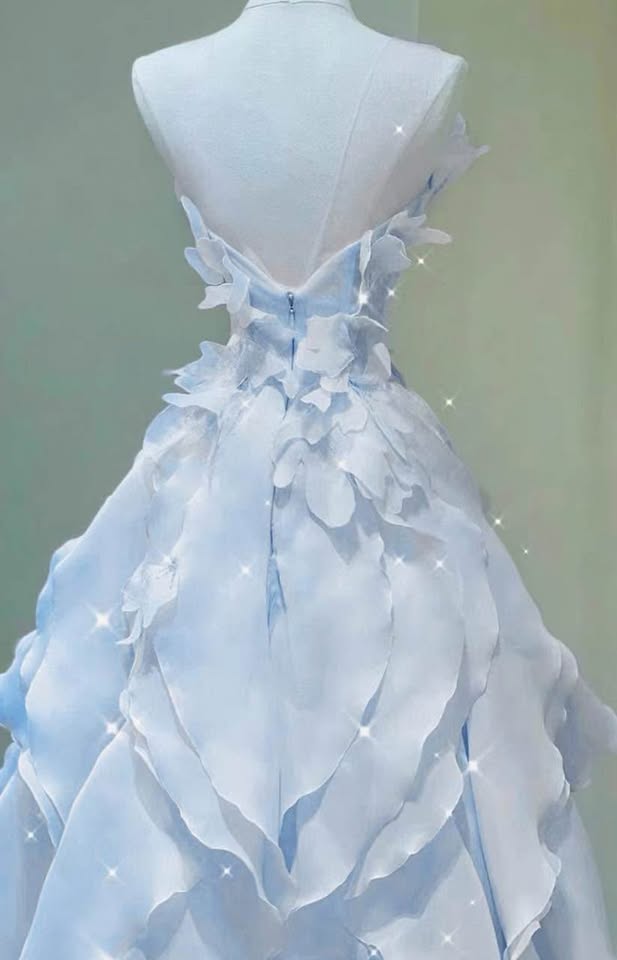 Elegant Blue Prom Dress for rent