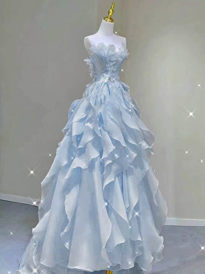 On the Runway gowns/dress rental